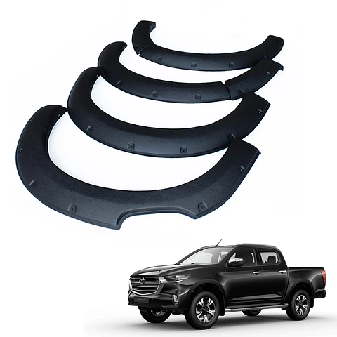 Extensiones de Tapabarro Mazda BT-50 2022 Estilo Militar | ABS Negro con Pernos Decorativos