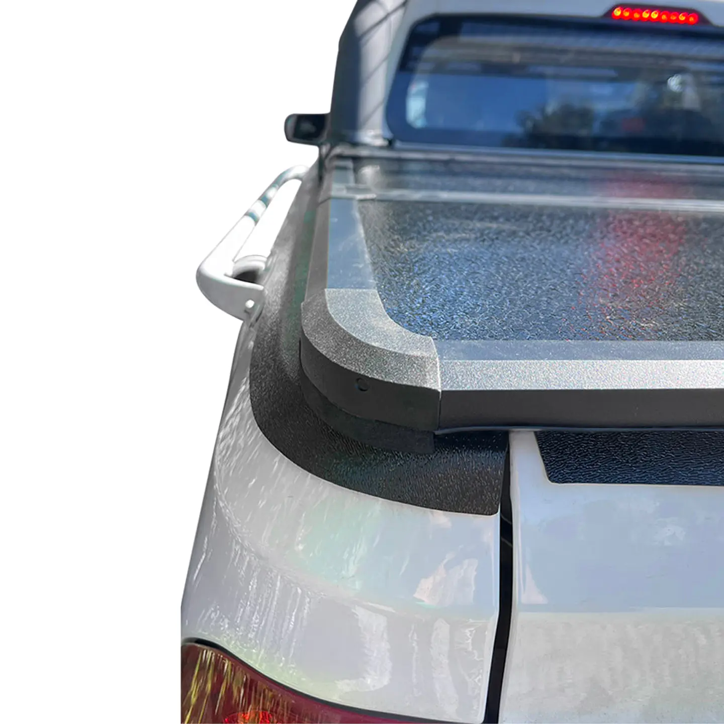 Tapa Rígida TRIFOLD Maxus T60 – Cubierta de Aluminio Impermeable y Segura 4