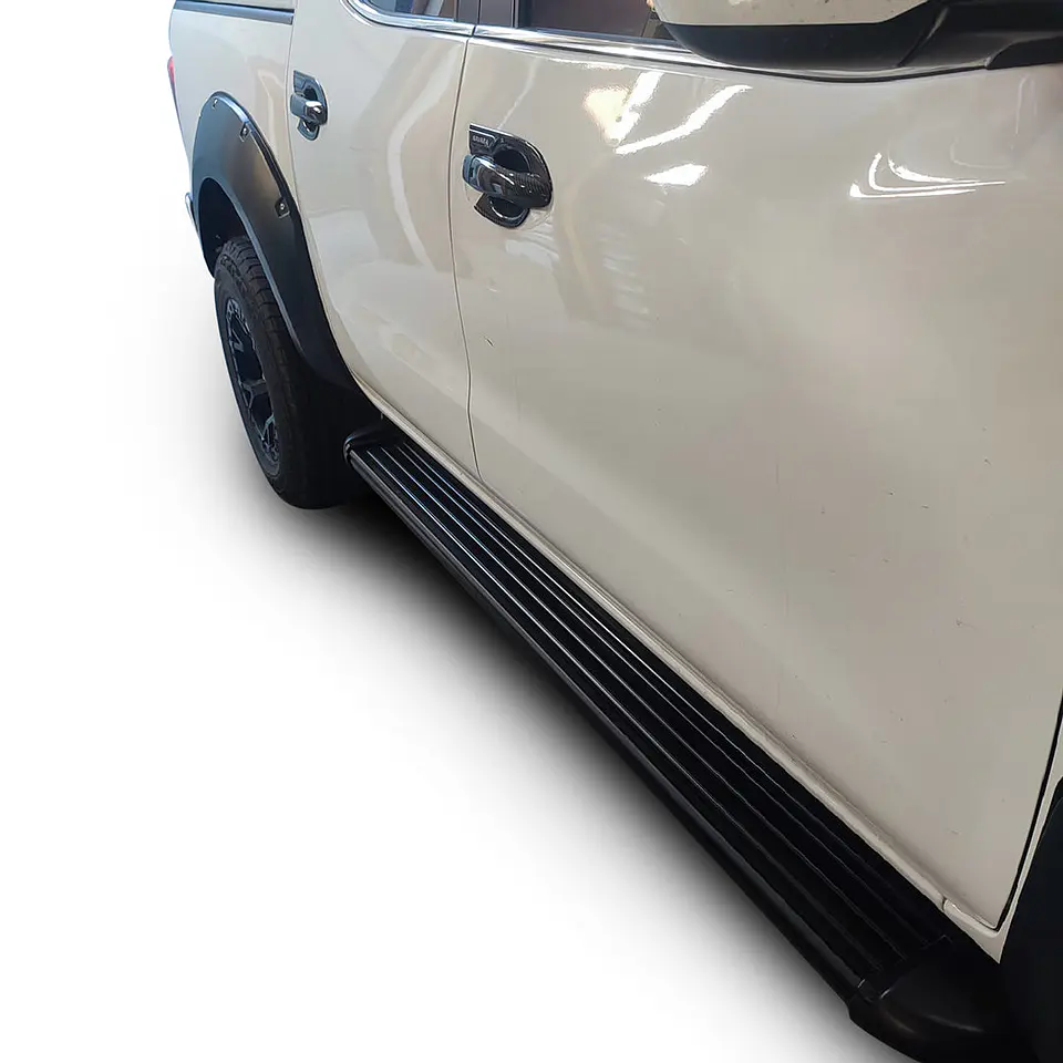 Kit de Pisaderas Modelo Original | Nissan Navara 2021-2024 | Kangaroo Chile 8