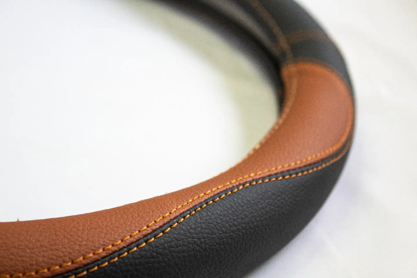 Cubre Volante Eco Cuero-Cafe/Negro 3