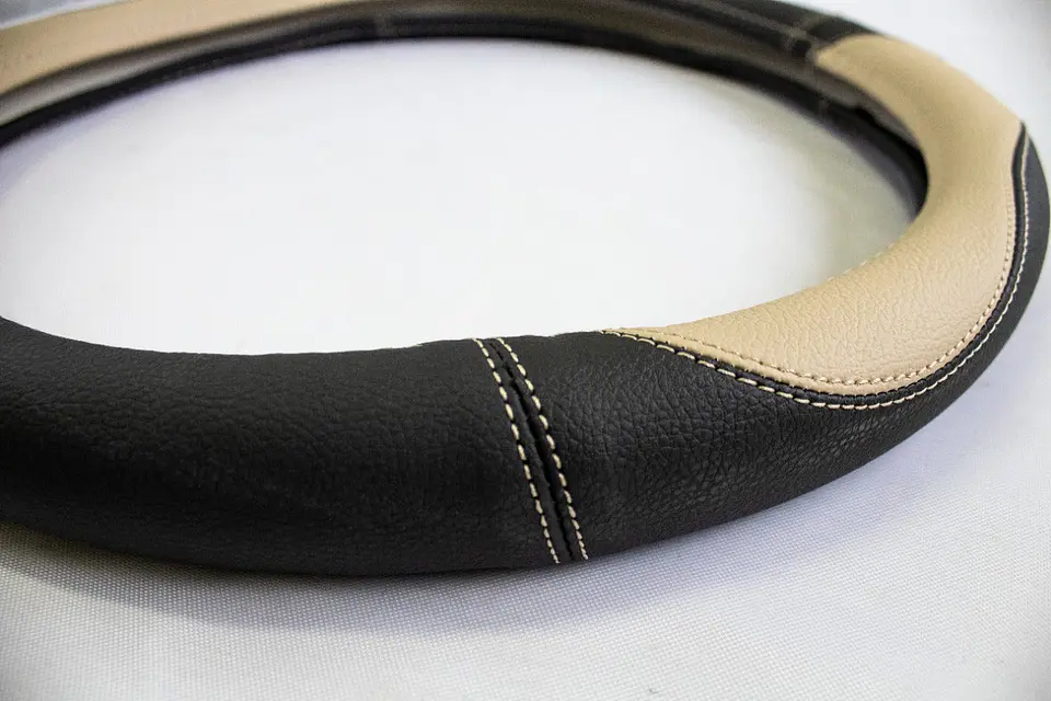 Cubre Volante Eco Cuero Beige/Negro 5
