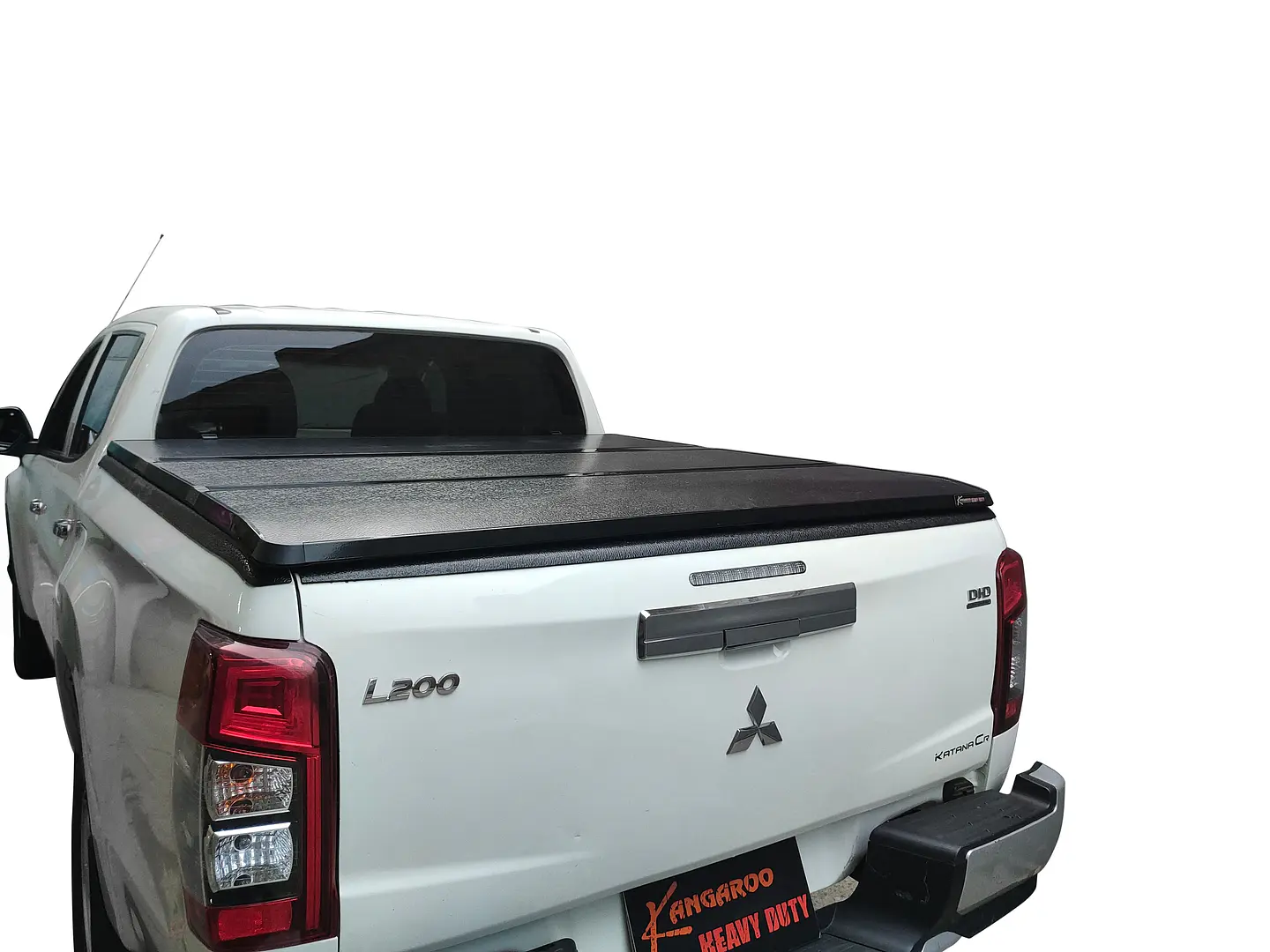 Tapa Rígida Trifold para Mitsubishi L200 2016-2023 | Protección, Estilo y Máxima Seguridad 6