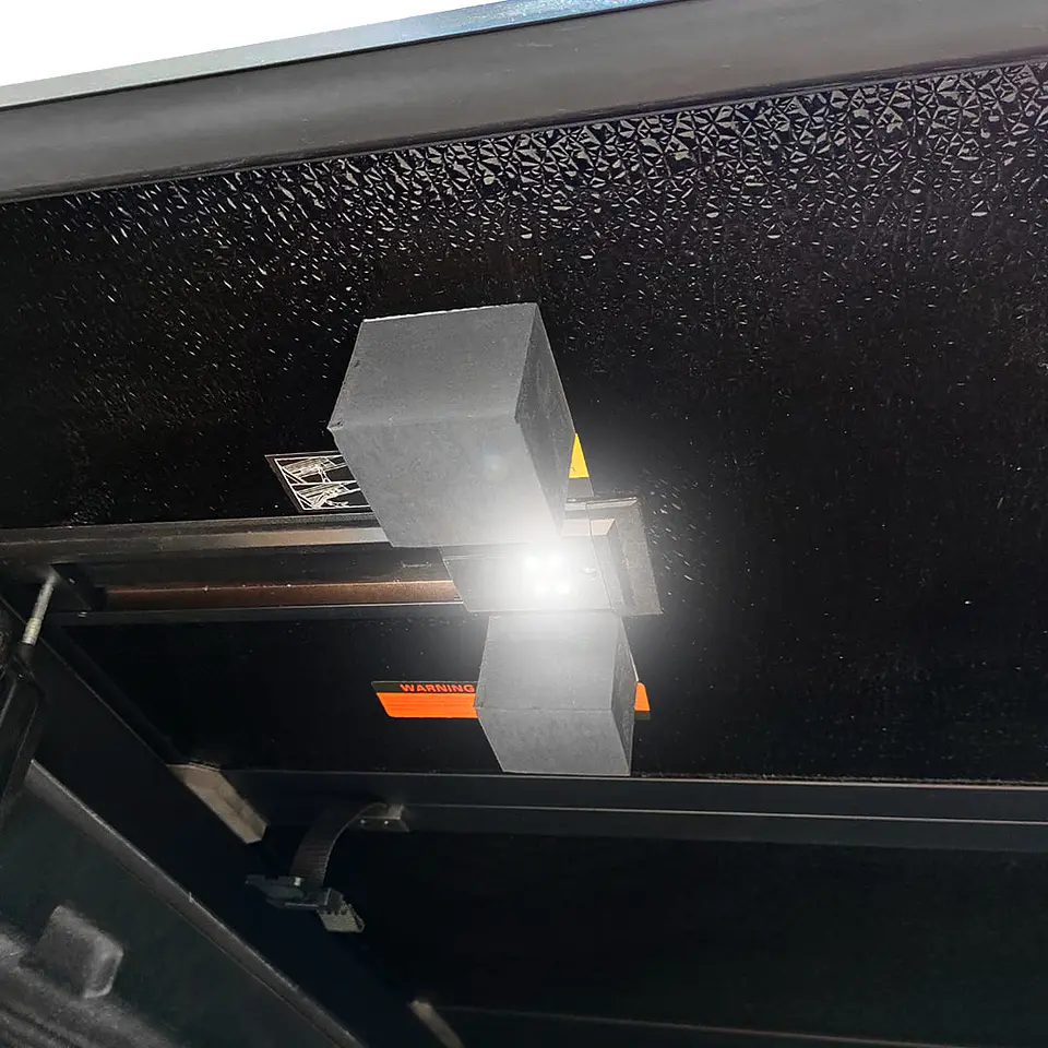 Tapa Rígida Trifold para Mitsubishi L200 2016-2023 | Protección, Estilo y Máxima Seguridad 7