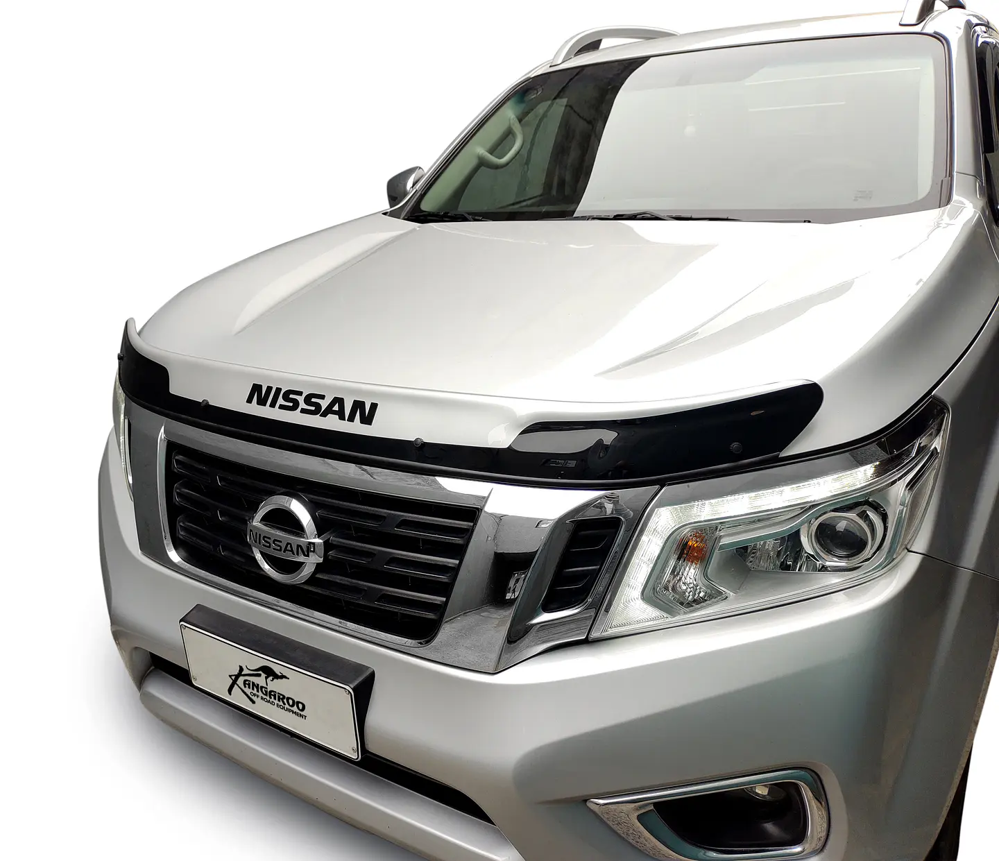 Deflector de Capot | Nissan NP300 | Negro-Plata | Kangaroo Chile 4
