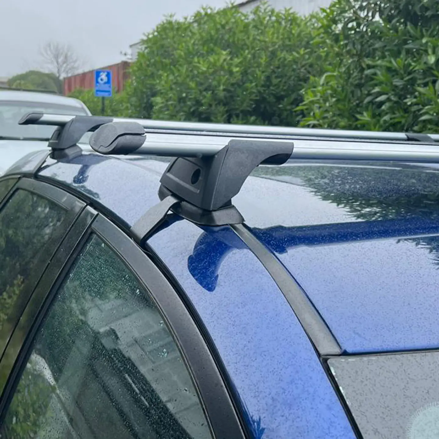 Barra de Techo Transversal Universal Gris para SUV y Camionetas – Seguridad Antirrobo 6