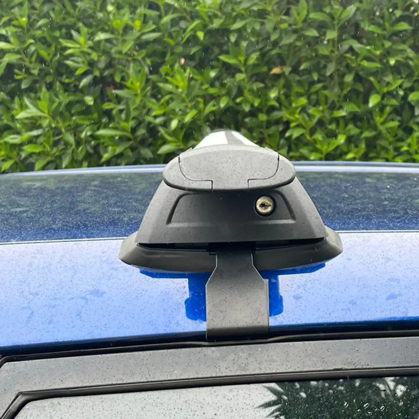 Barra de Techo Transversal Universal Gris para SUV y Camionetas – Seguridad Antirrobo 7