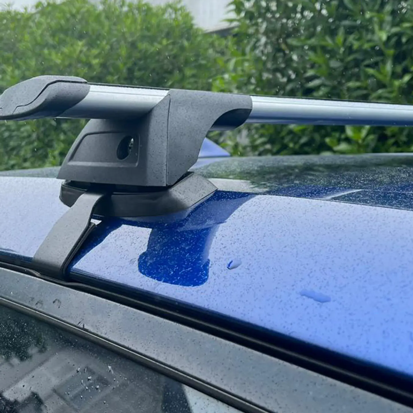 Barra de Techo Transversal Universal Gris para SUV y Camionetas – Seguridad Antirrobo 8