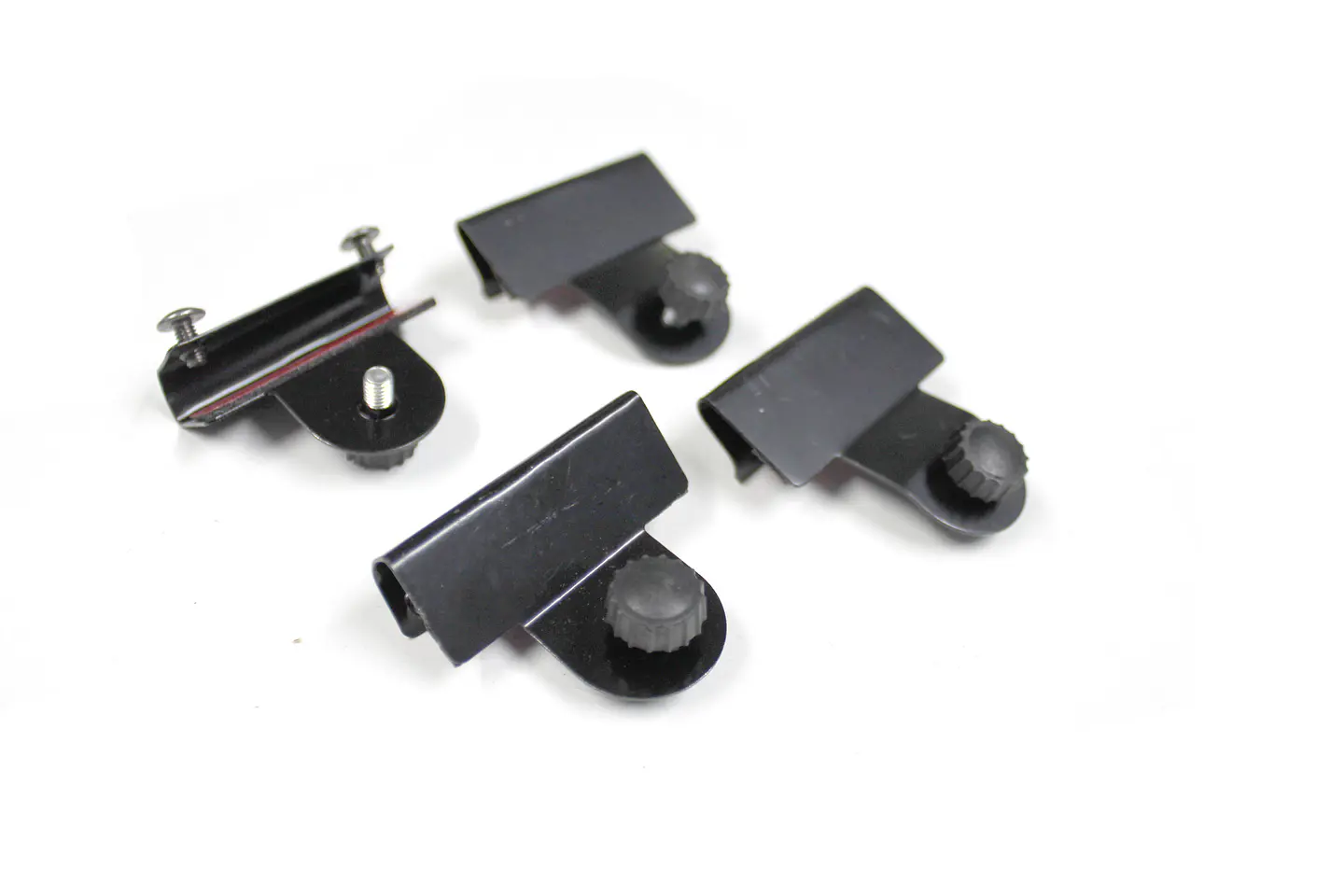 Deflector de Capot Toyota Hilux 2012-2015 ABS Negro-Plateado – Con espacio para toma de aire 2