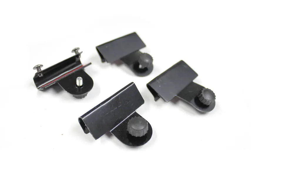 Deflector de Capot Toyota Hilux 2012-2015 ABS Negro-Plateado – Con espacio para toma de aire 2