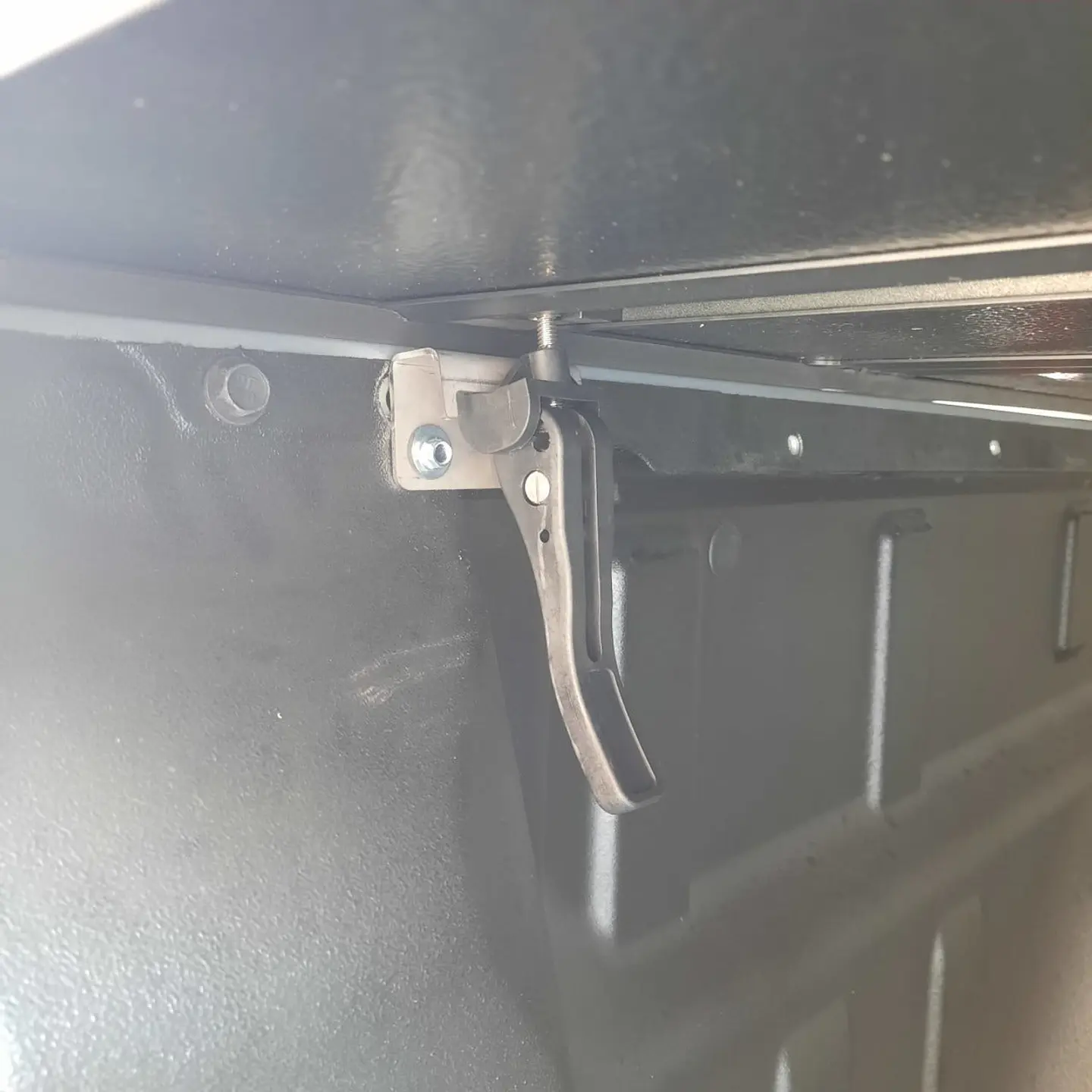 Tapa Rígida TRIFOLD para Great Wall Poer – Cubierta de Aluminio Impermeable y Segura 7