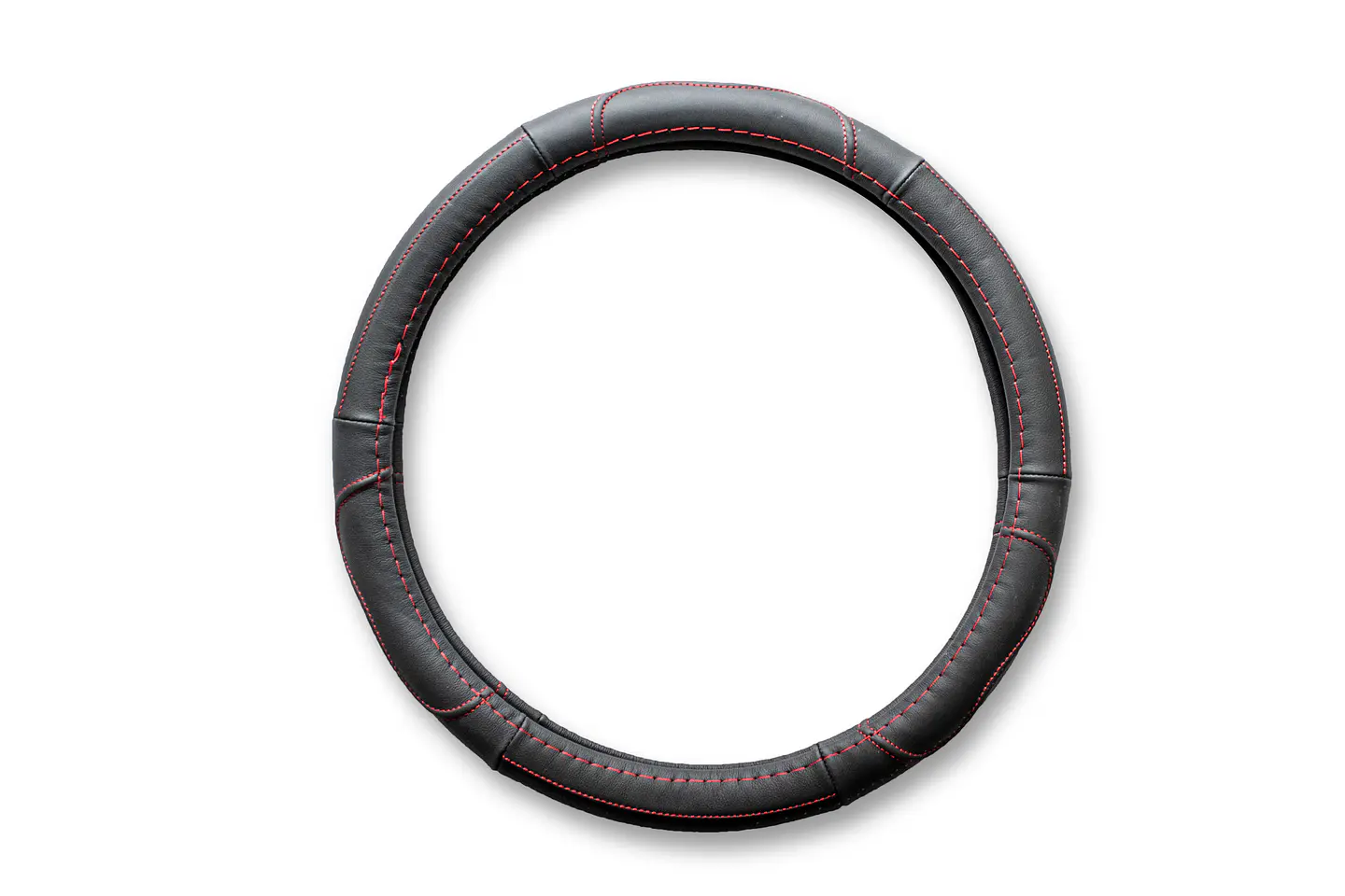 Cubre Volante de Cuero Negro para Camionetas – Talla M con Hilo Rojo 3