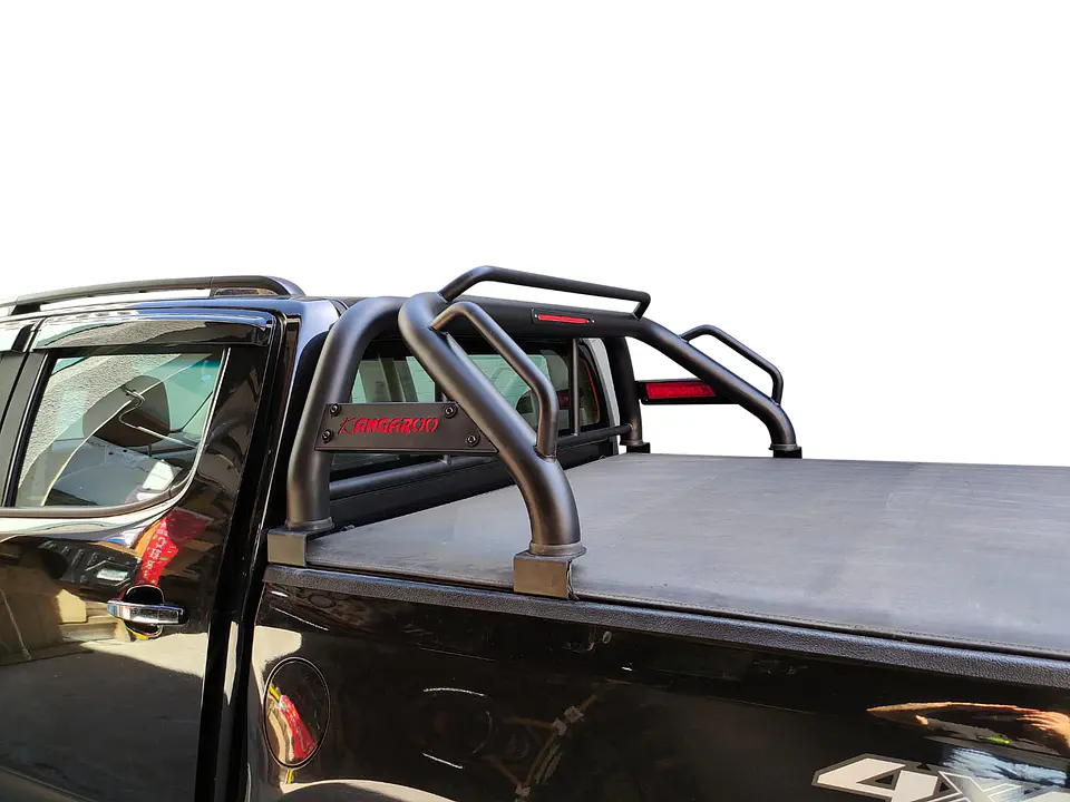 Barra Antivuelco Fierro Toyota Hilux 2016–2024 | Luz de Freno y Base para Lona | Kangaroo Chile 5