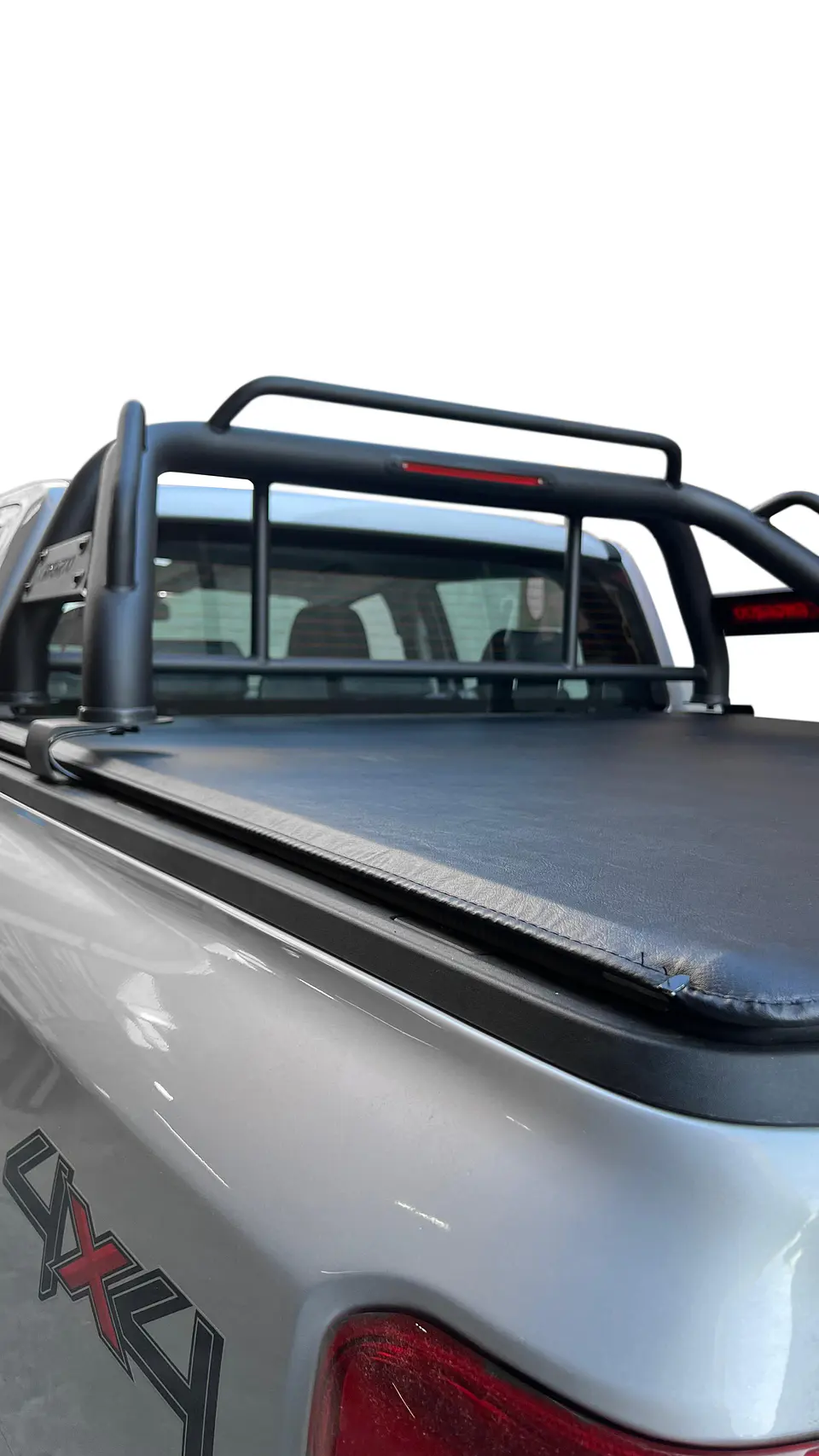 Lona Marítima Tapacarga Ford Ranger XLT 2024+ | Marco y Barras de Aluminio | Incluye Kit de Instalación | Kangaroo Chile 11