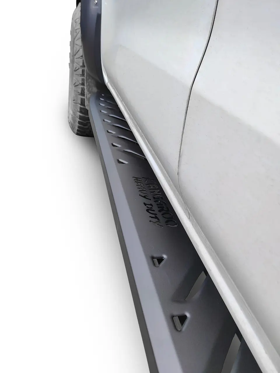 Juego de Pisaderas Shark Heavy Duty | Nissan NP300 2016-2020 | Kangaroo Chile 7