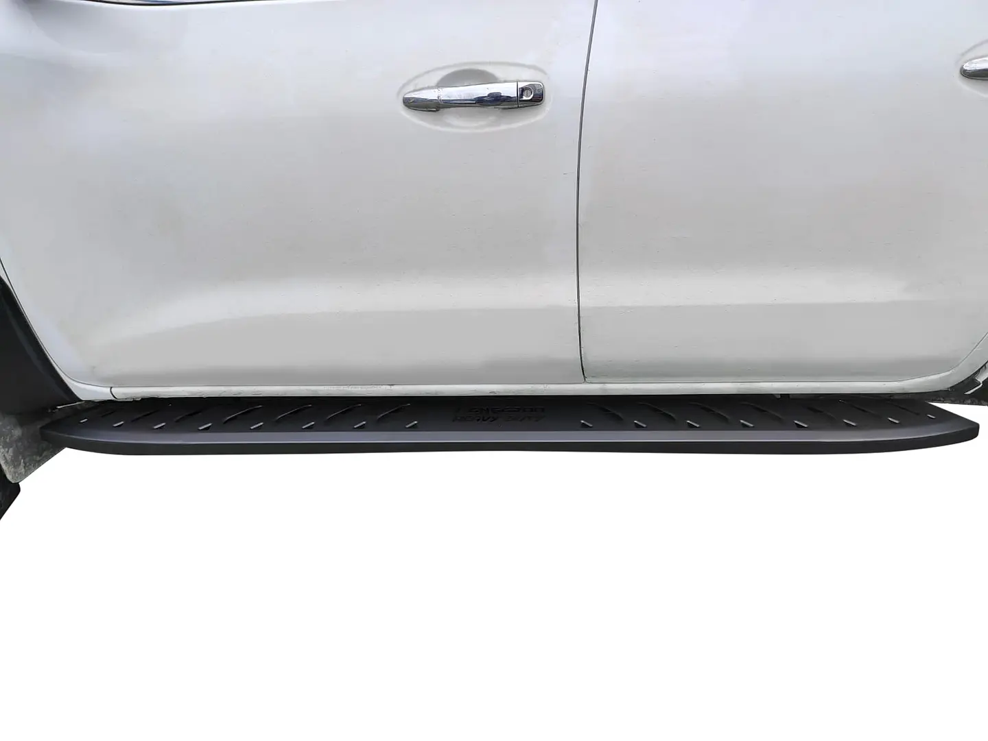 Juego de Pisaderas Shark Heavy Duty | Nissan NP300 2016-2020 | Kangaroo Chile 9