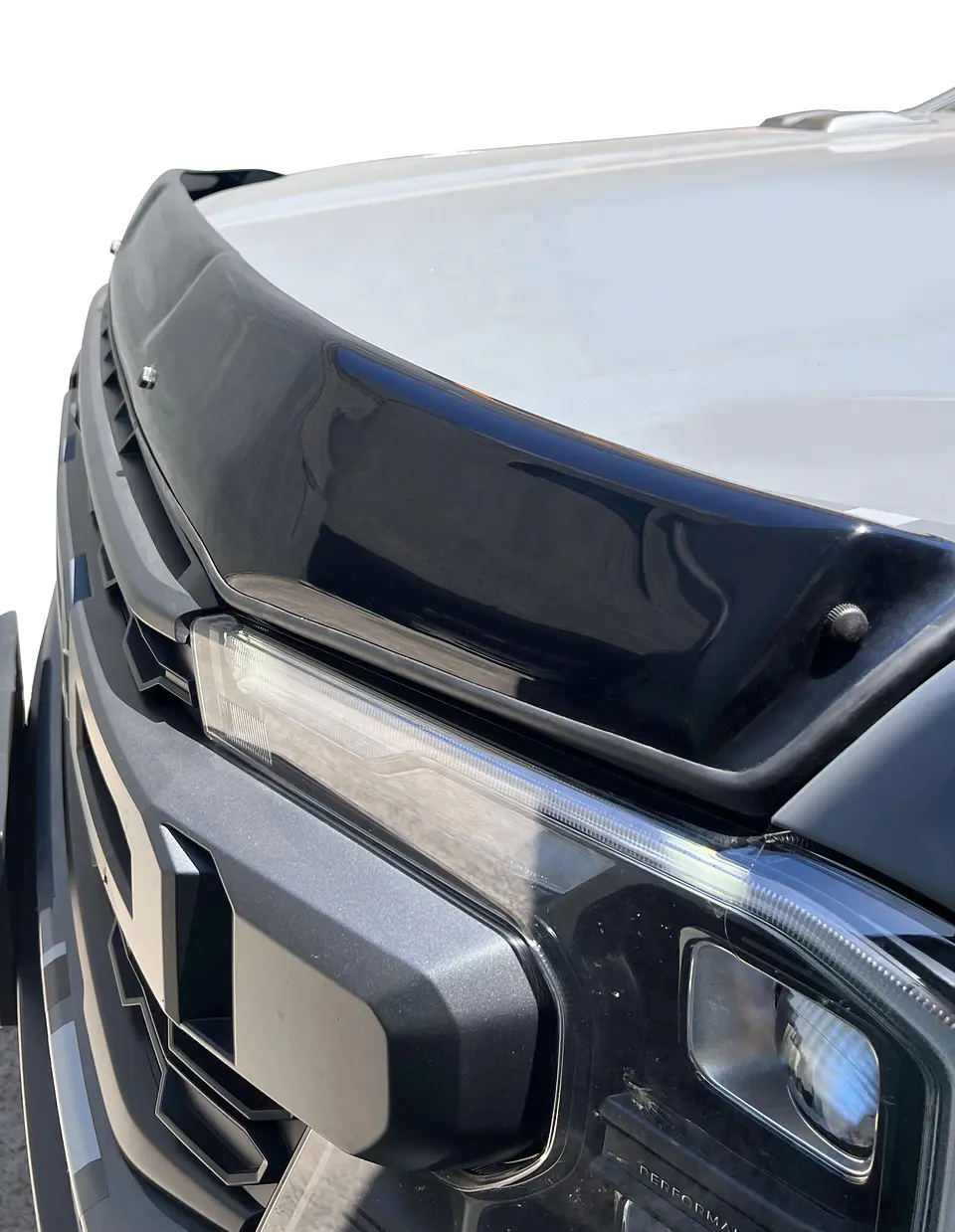 Deflector de Capot Ford Ranger 2024+ Policarbonato Negro – Instalación sin perforación 5