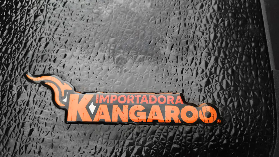 Tapa Rígida TRIFOLD Ford Ranger 2024+ | Alta seguridad y diseño resistente 4