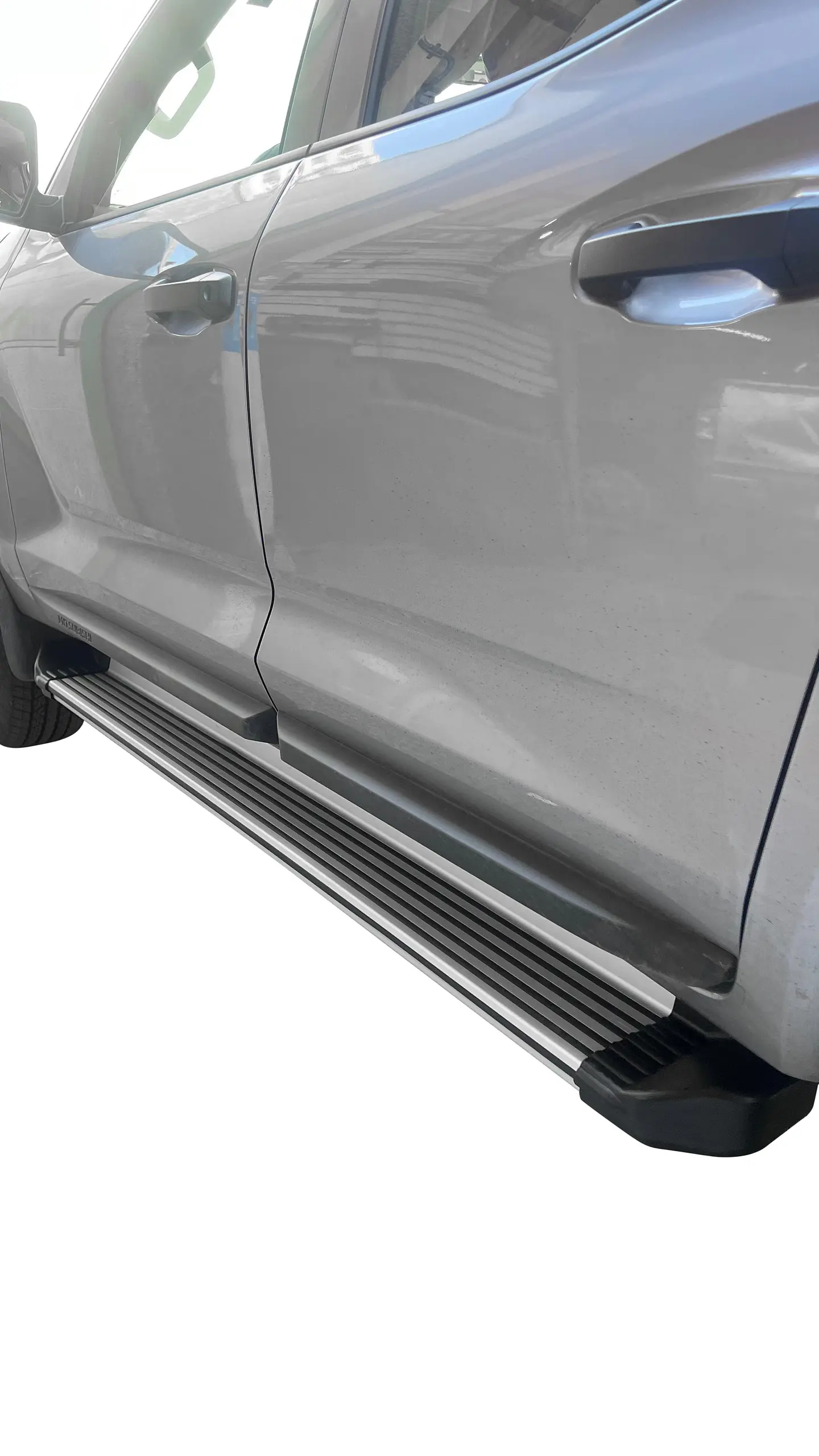 Set de Pisaderas de Aluminio | Mitsubishi L200 2024+ | Kangaroo Chile 7