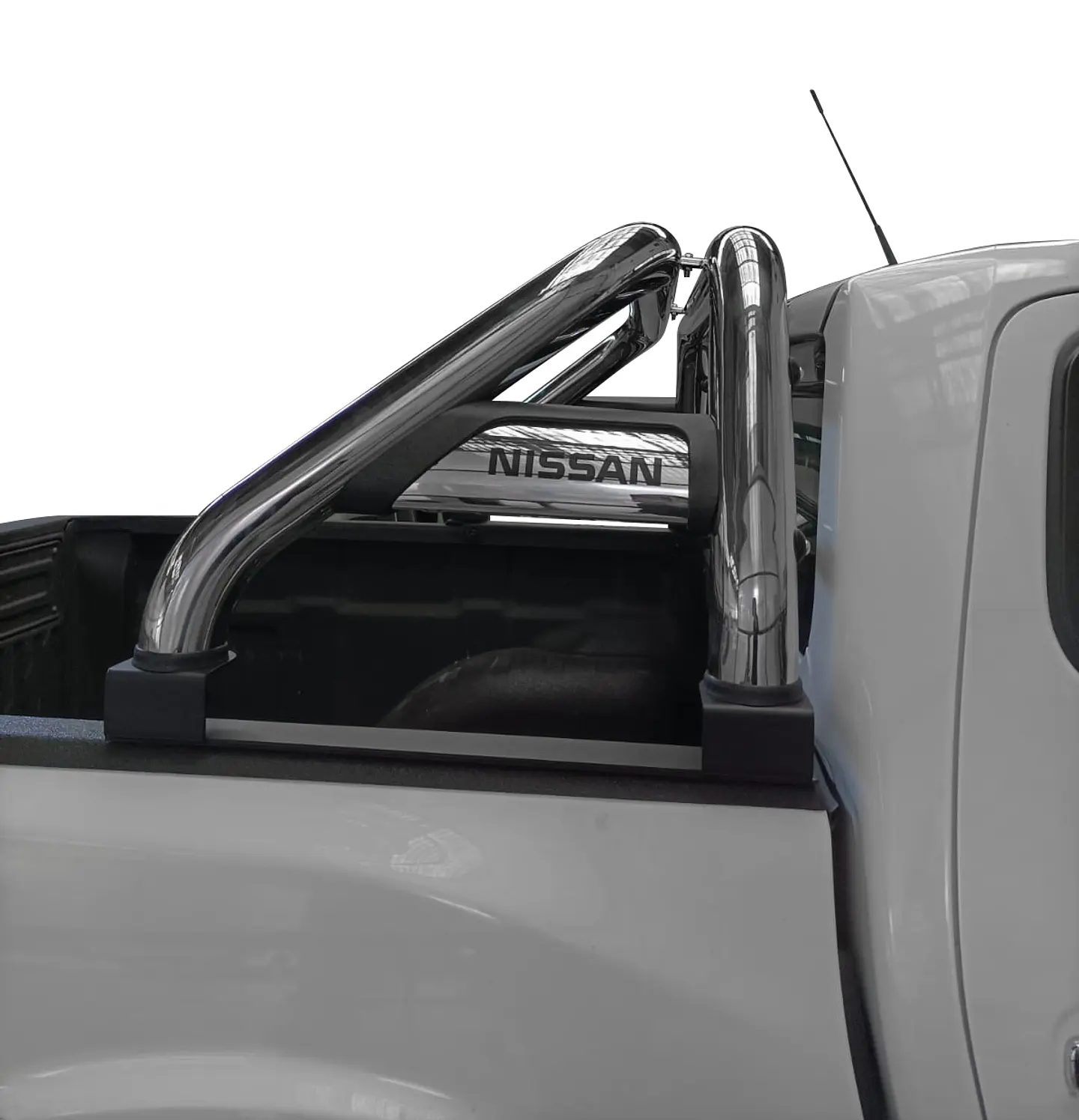 Barra Antivuelco Acero Inoxidable Nissan Navara 2021+ | Con Luz de Freno y Bases para Lona | Kangaroo 4