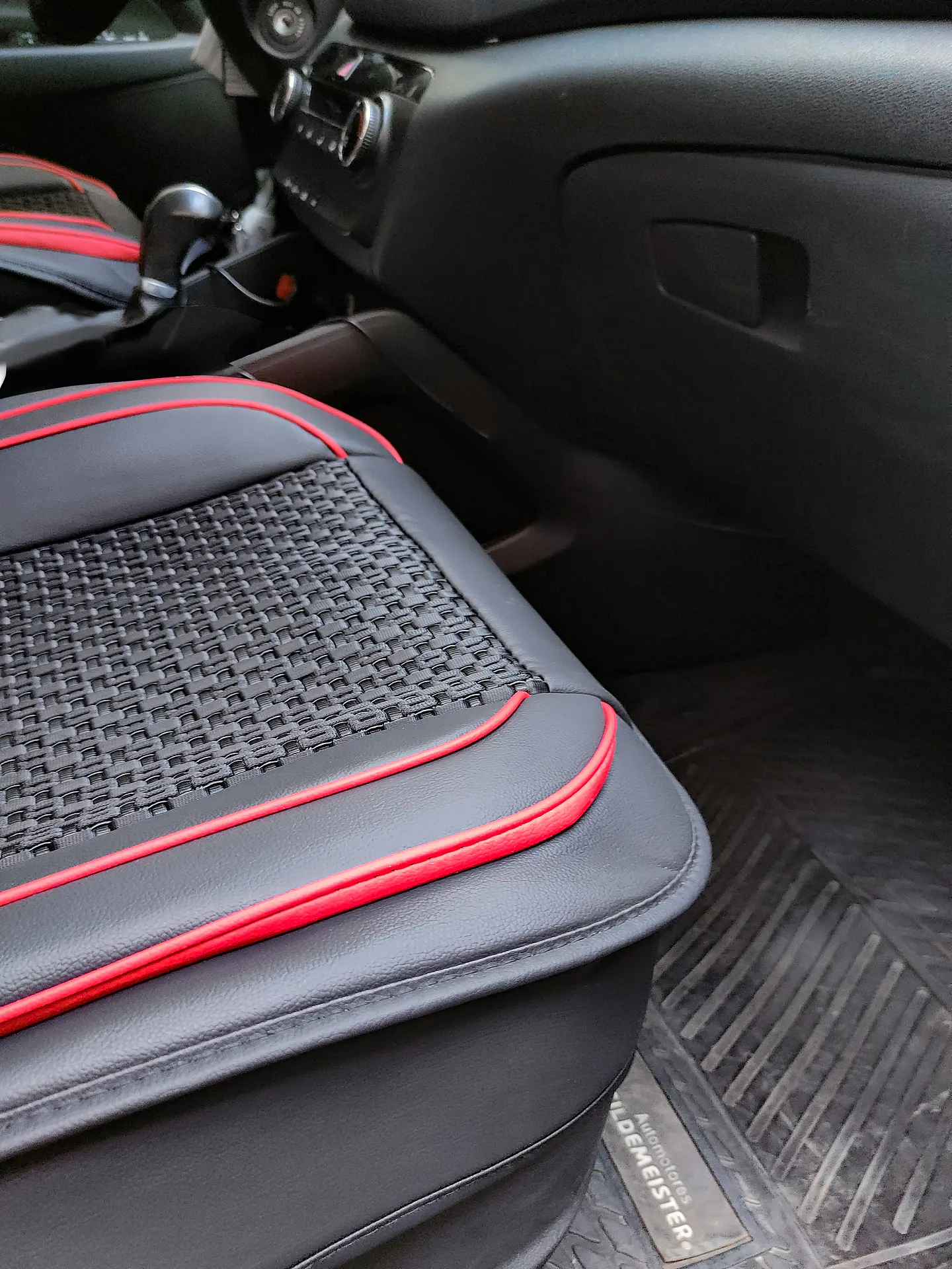 Cubre Asiento Ecocuero Universal para Camioneta Cabecera Memory Foam  7