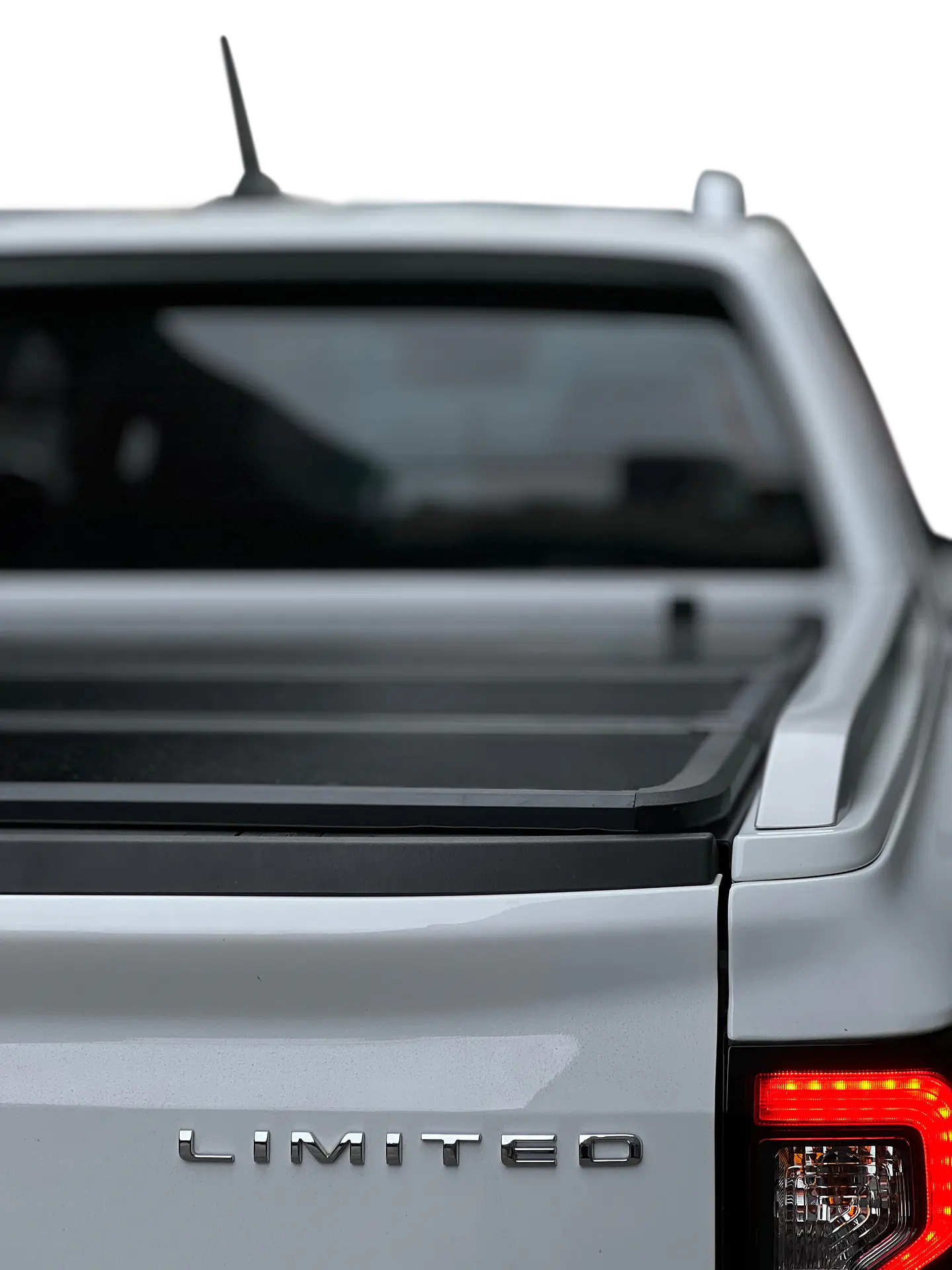 Tapa Rígida TRIFOLD para Ford Ranger 2024+ Limited 12