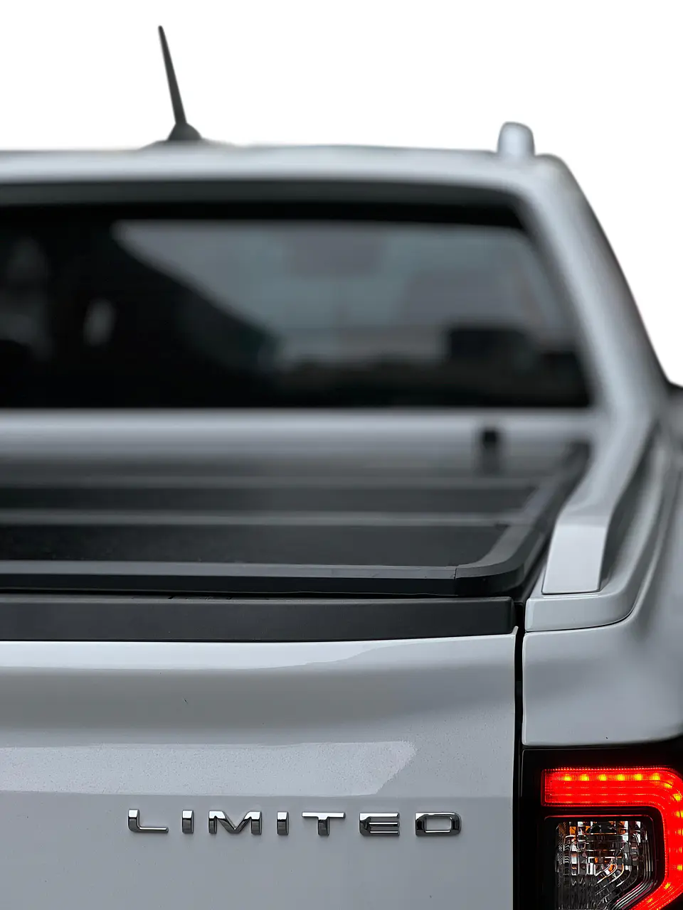 Tapa Rígida TRIFOLD para Ford Ranger 2024+ Limited 12