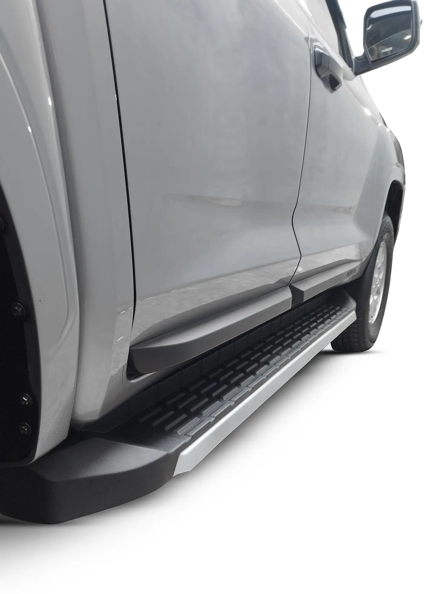 Set de Pisaderas de Aluminio | Mitsubishi L200 2024+ | Kangaroo Chile 10