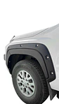 Extensiones de Tapabarro | Estilo Militar Texturizado | Mitsubishi L200 2024+ | Kangaroo Chile - Miniatura 4