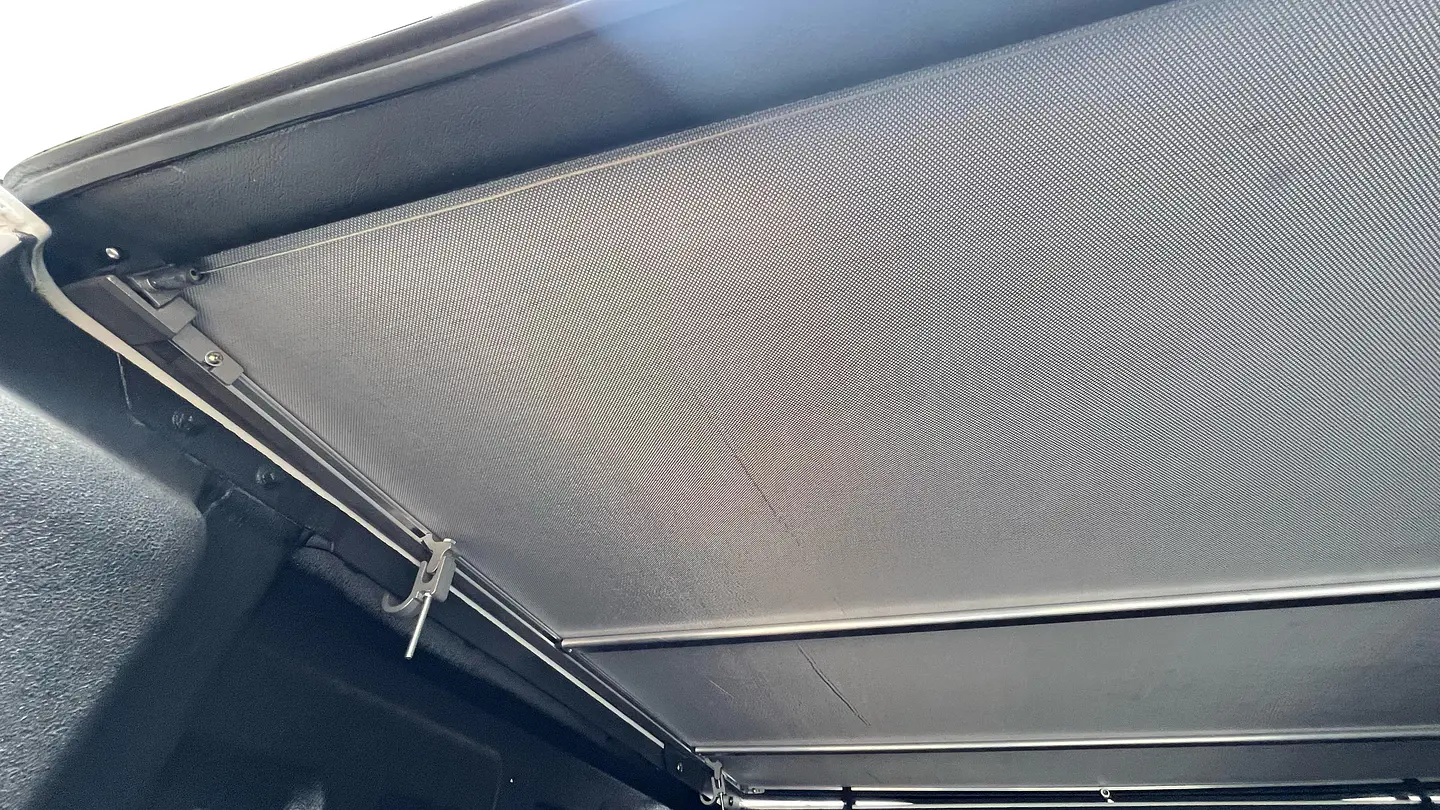 Lona Marítima Tapacarga Toyota Hilux Revo 2016–2024 | Marco y Barras de Aluminio | Incluye Kit de Instalación | Kangaroo Chile 9
