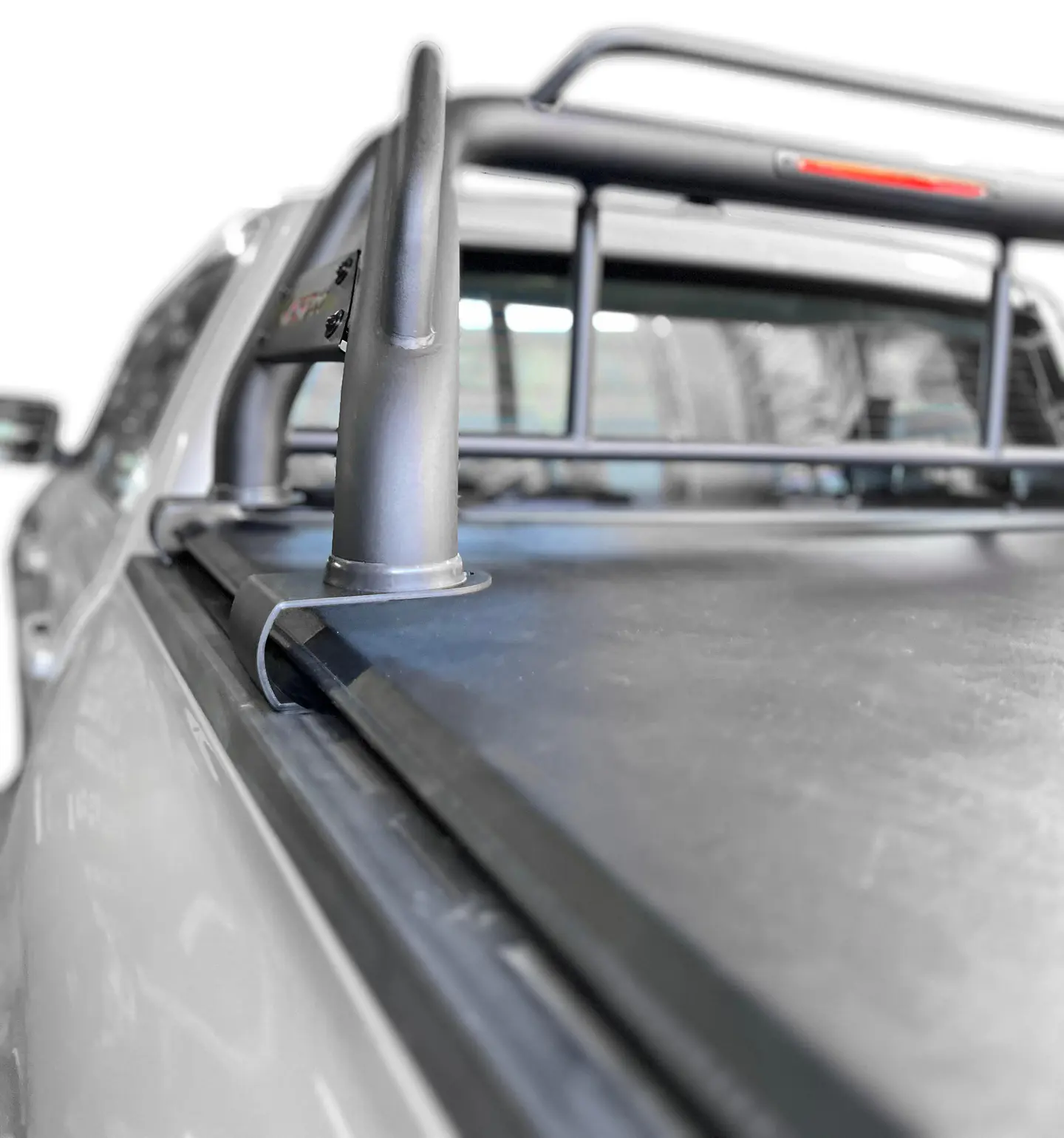Barra Antivuelco Fierro Ford Ranger 2024+ | Luz de Freno y Base para Lona | Kangaroo Chile 9
