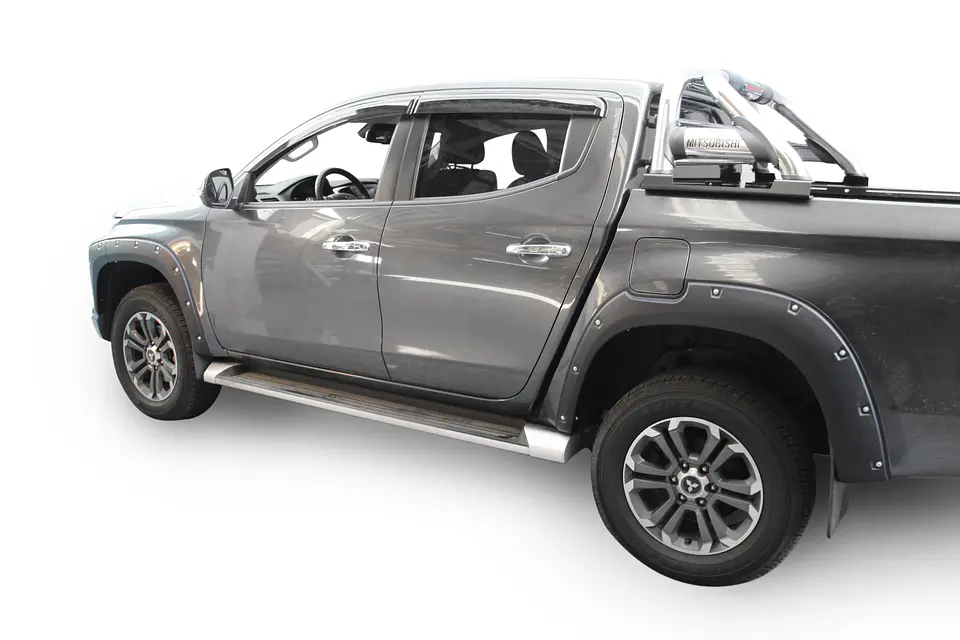 Extensiones de Tapabarro Mitsubishi L200 2019–2023 | ABS Negro Estilo Militar con Kit de Instalación 5