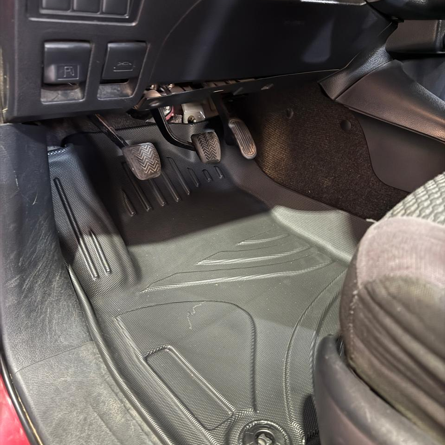 Piso de Calce Perfecto Mitsubishi L200 2020–2023 3