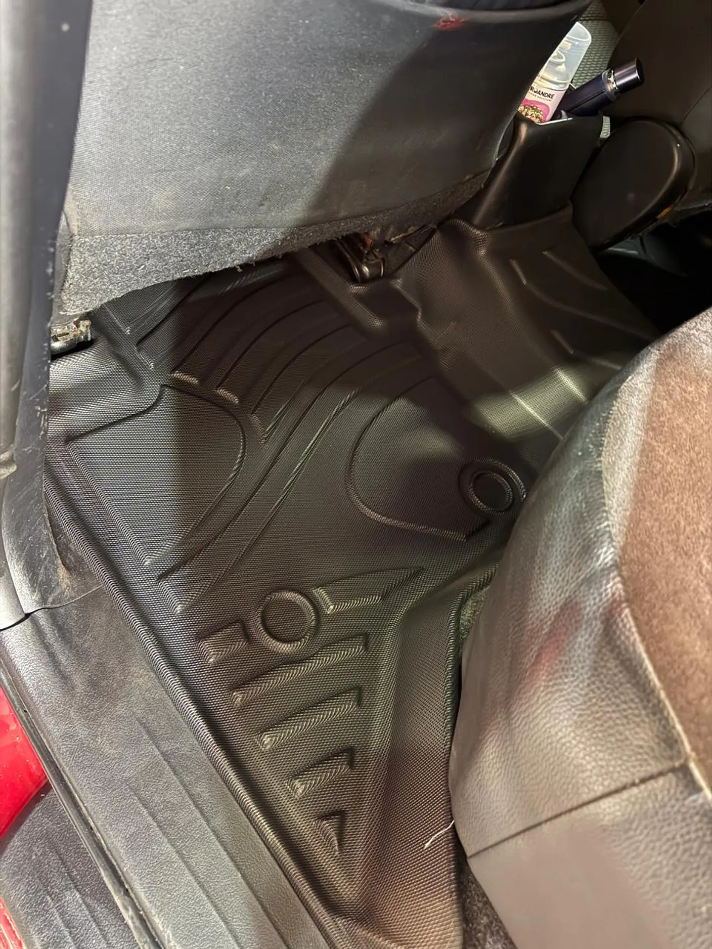 Piso de Calce Perfecto Nissan Navara NP300 2021–2024 14