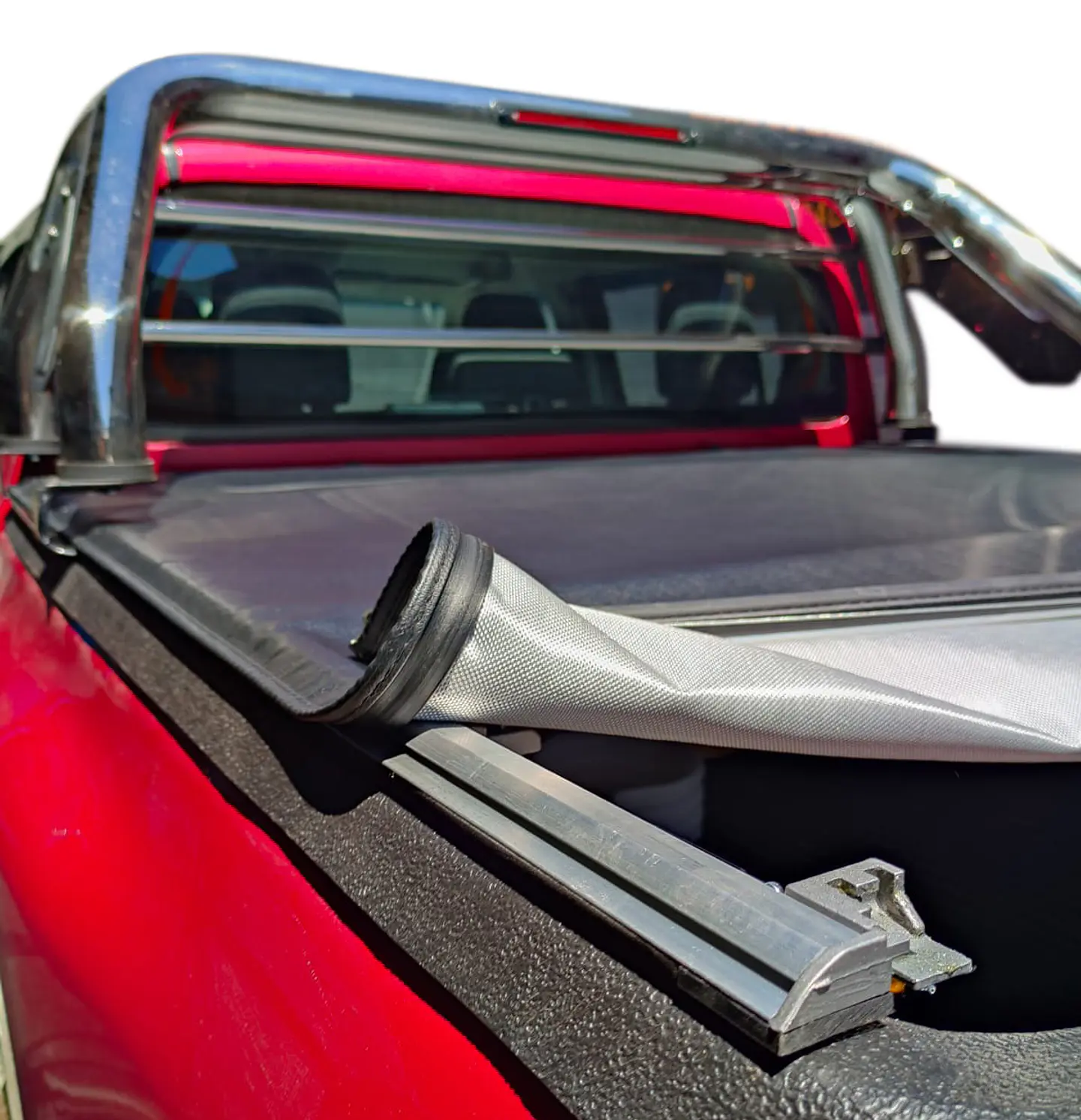 Lona Marítima Tapacarga Toyota Hilux Revo 2016–2024 | Marco y Barras de Aluminio | Incluye Kit de Instalación | Kangaroo Chile 13