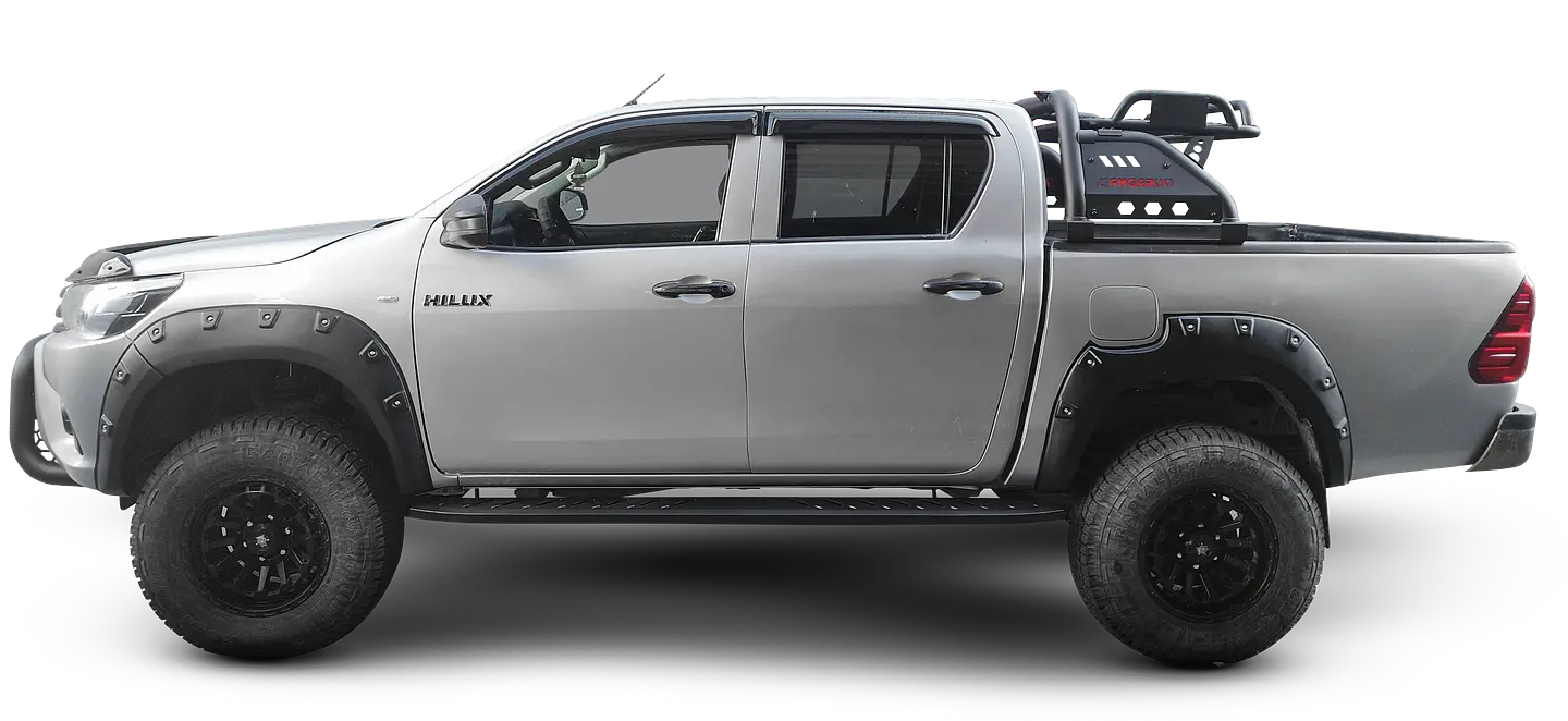 Juego de Pisaderas Toyota Hilux 2016-2024 Shark Heavy Duty | Fierro Negro Resistente 2