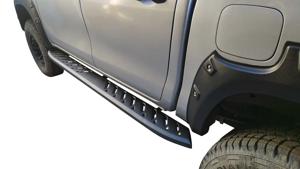 Juego de Pisaderas Toyota Hilux 2016-2024 Shark Heavy Duty | Fierro Negro Resistente 4