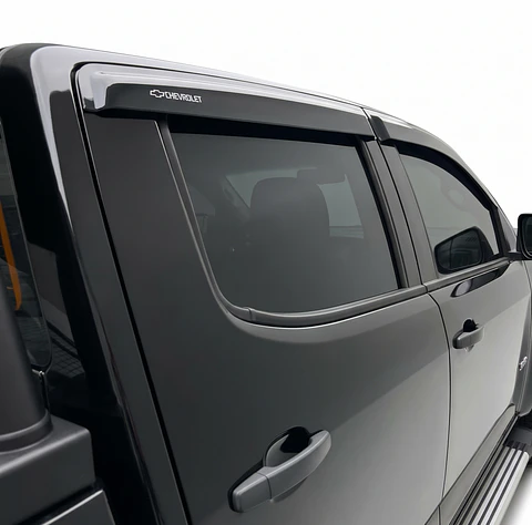 Aletas Bota Agua Chevrolet Colorado 2020+ ABS Negro – Instalación fácil con cinta 3M