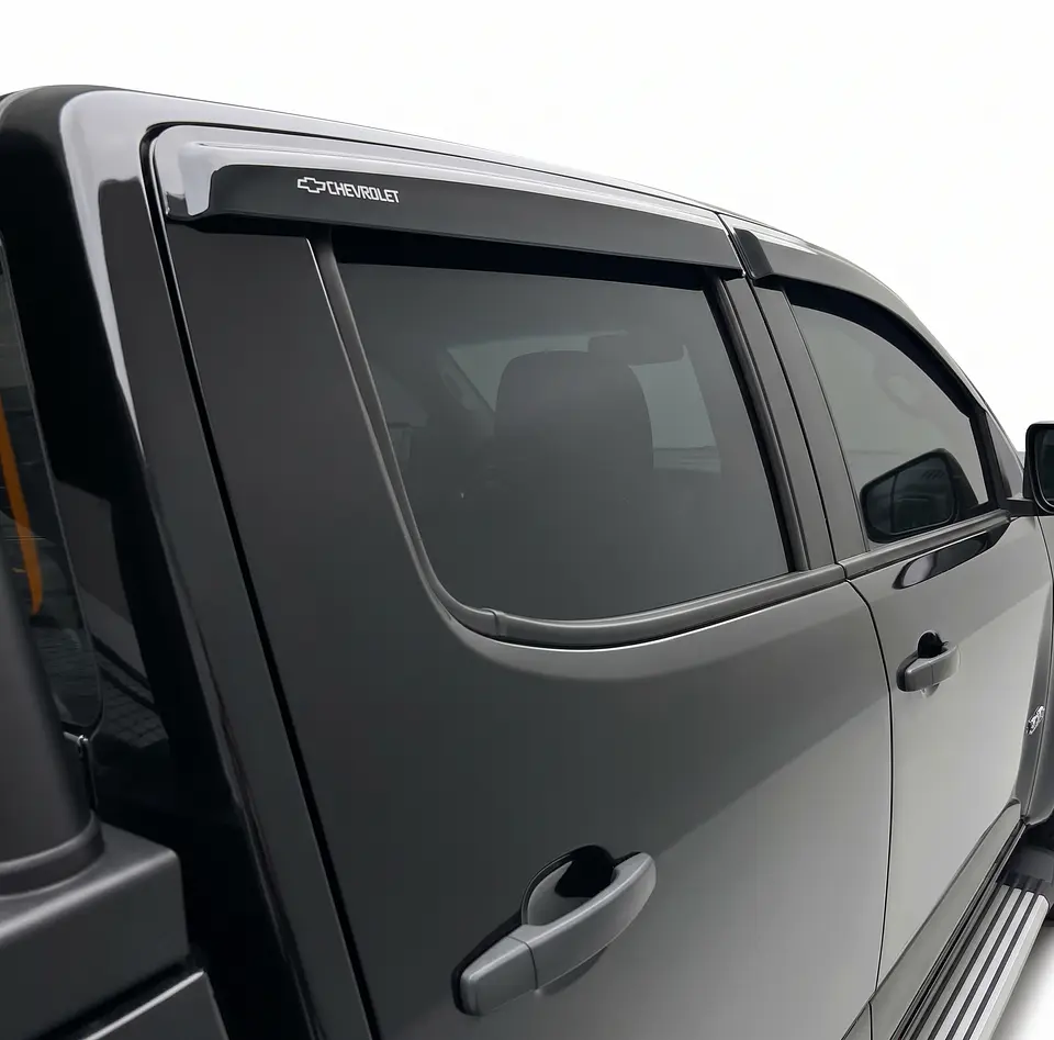 Aletas Bota Agua Chevrolet Colorado 2020+ ABS Negro – Instalación fácil con cinta 3M 2