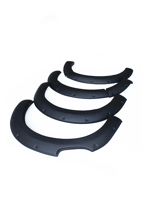 Extensiones de Tapabarro Mazda BT-50 2022 Estilo Militar | ABS Negro con Pernos Decorativos