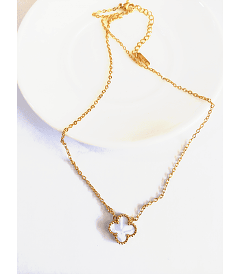 Collar estilo Trébol 