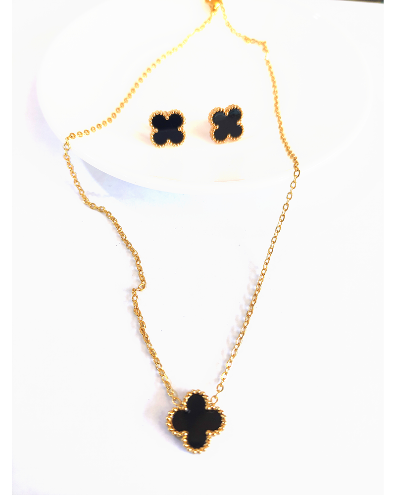 Conjunto de aros y collar de Trébol