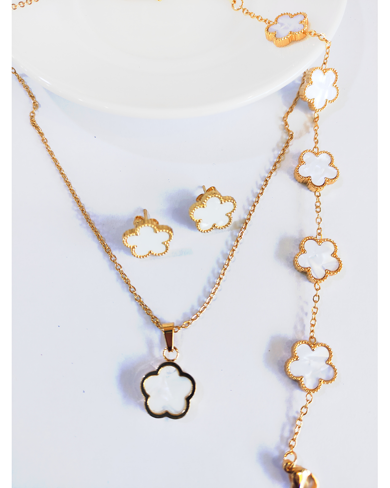 Conjunto de aros, collar y pulsera de Trébol