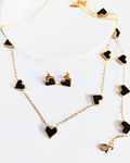 Conjunto de aros, collar y pulsera de corazones