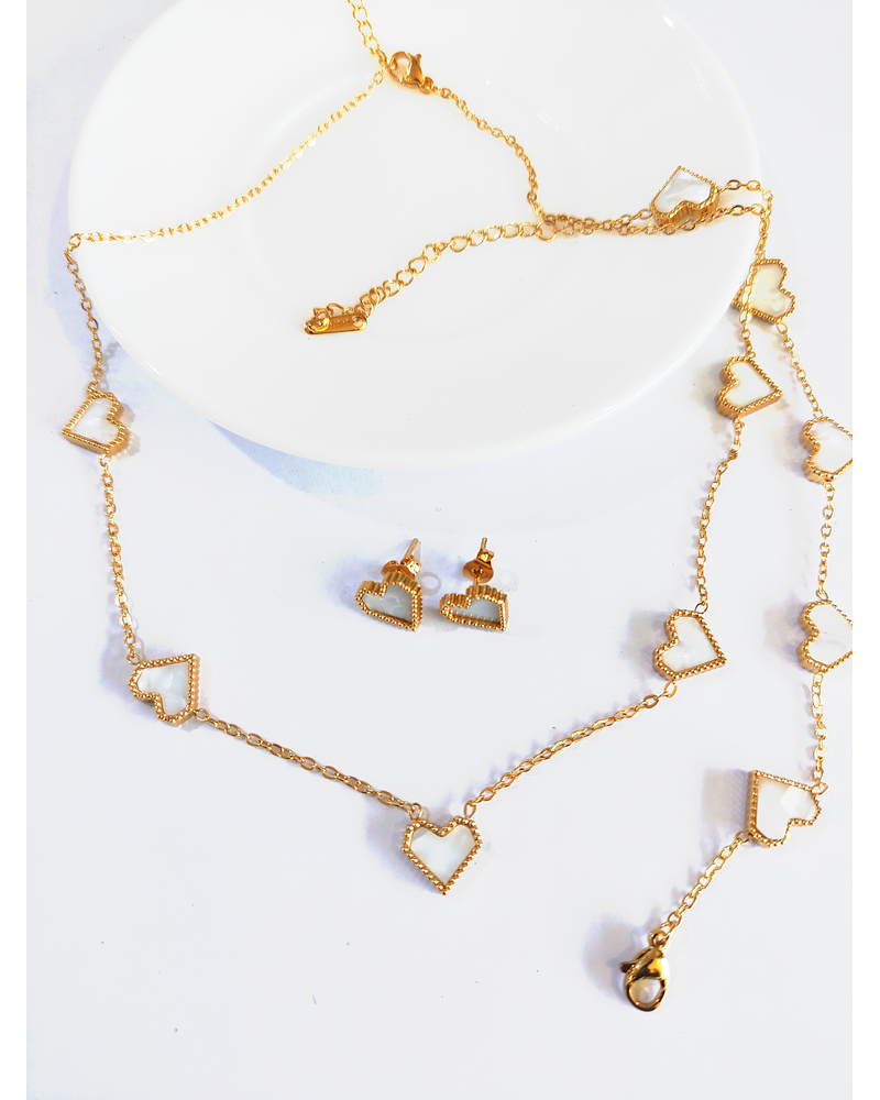Conjunto de aros, collar y pulsera de corazones