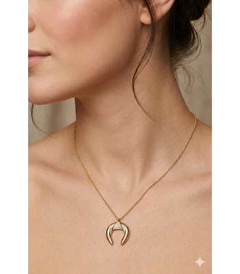 Collar de acero dorado 
