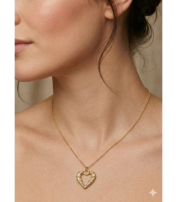 Collar de acero dorado 