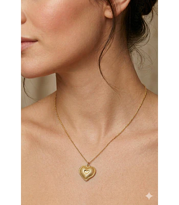 Collar de acero dorado 