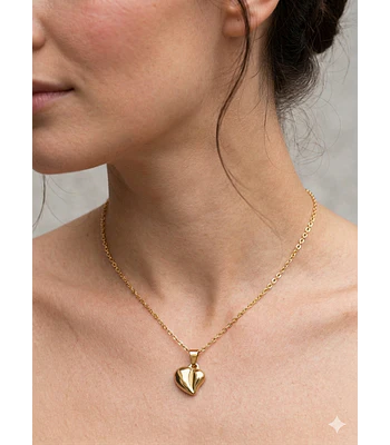 Collar de acero dorado 