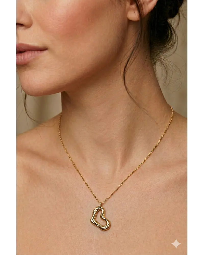 Collar de acero dorado 