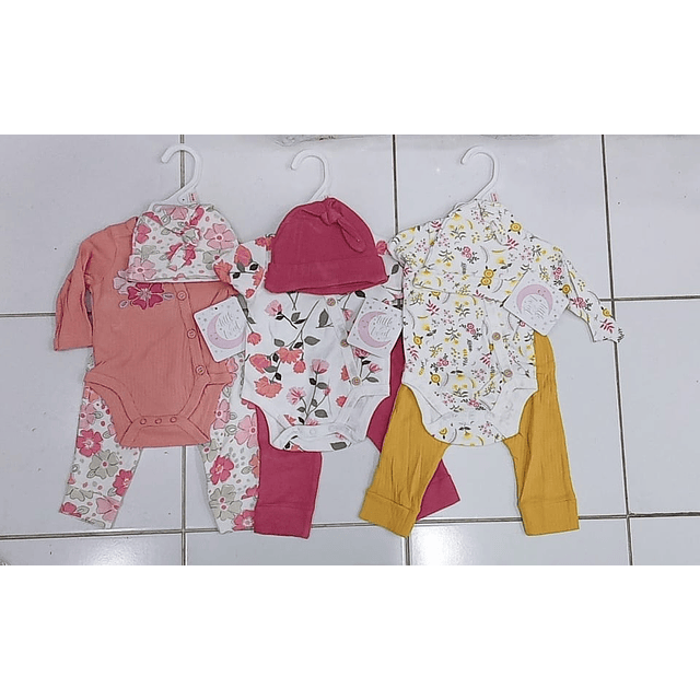 Conjunto niña con gorro 3.6.9 meses 